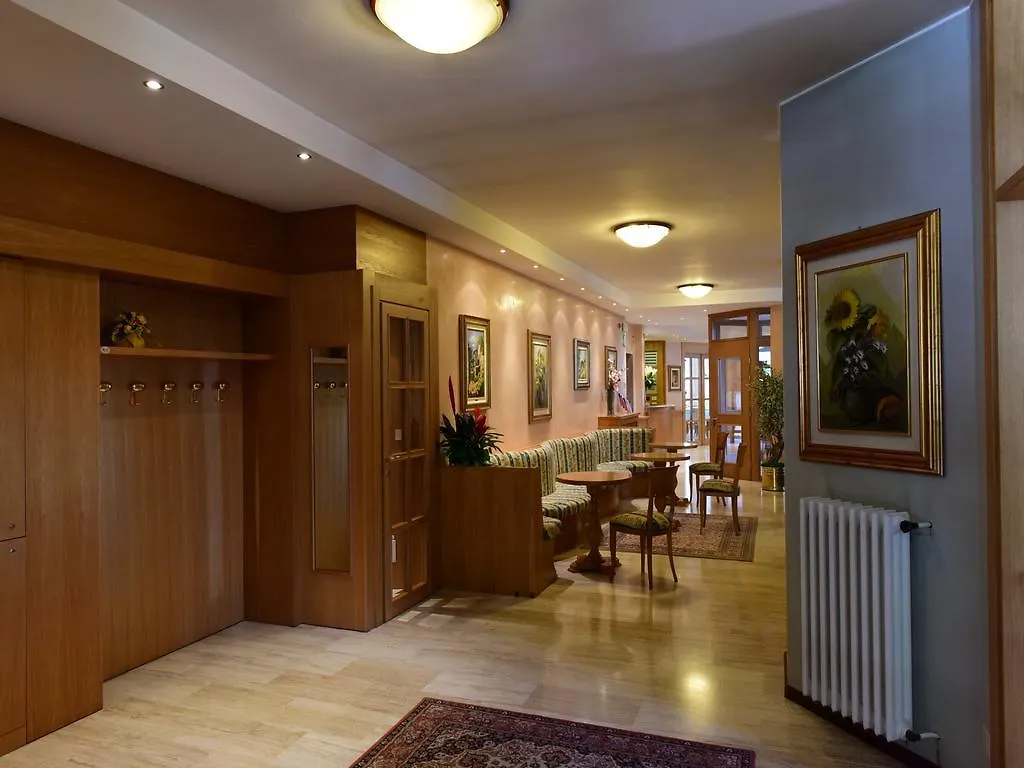 Hotel Ginepro Aprica 3*,